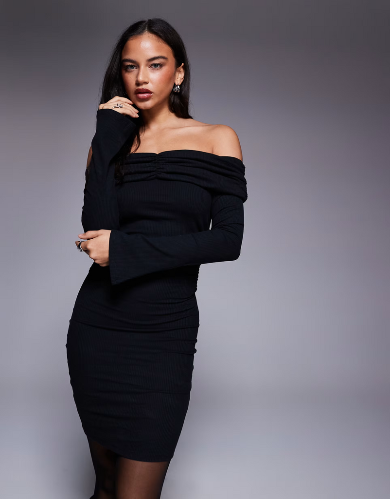 Fustan i shkurtër ASOS DESIGN me jakë barke, me pala, me shirita, ngjyrë të zezë