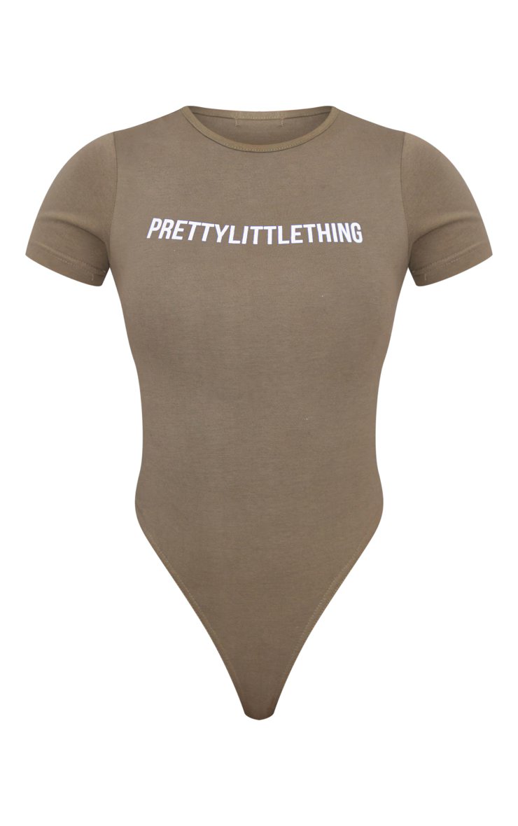PRETTYLITTLETHING Logo Badi me mëngë të shkurtra Sage Khaki