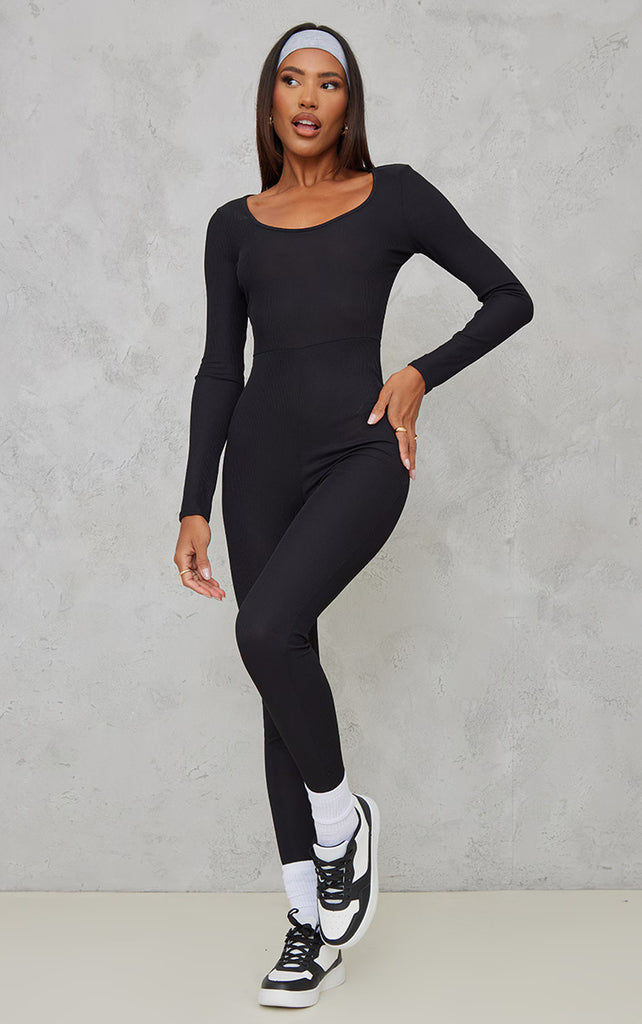 Jumpsuit me qafë të gjatë me mëngë të gjata të zeza
