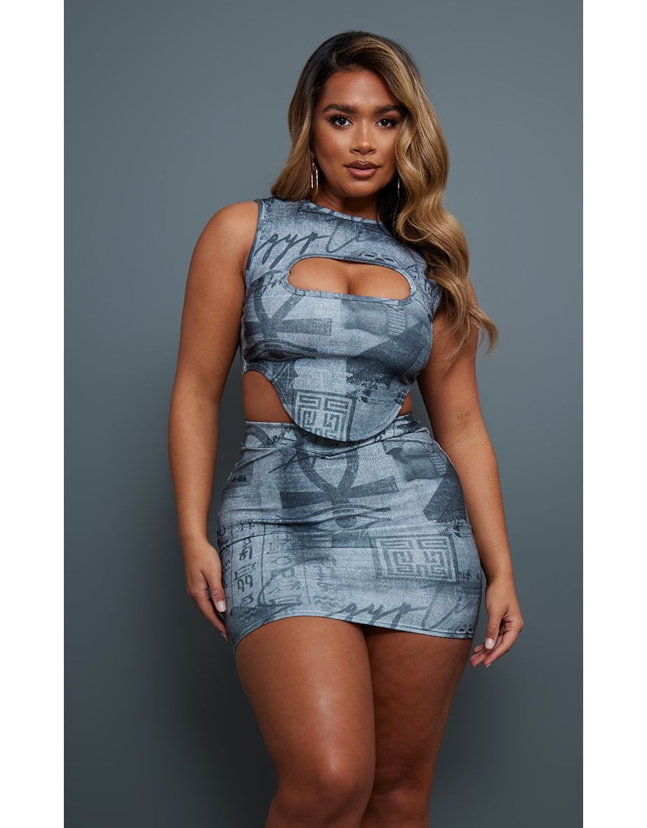 Shape Monochrome Print Cut Out Crop Top