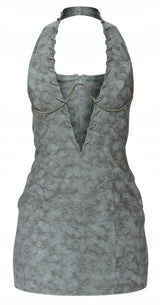 mini-fustan bodycon me qafë halter dhe dekolte të thellë