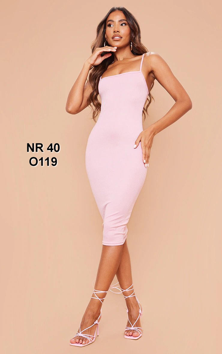 Midi haljina na bretele bebi roze boje