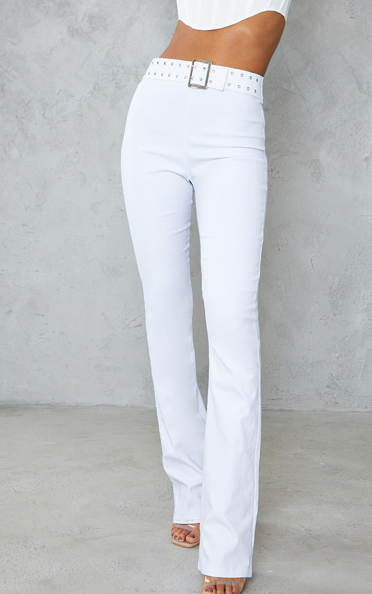 Bele rastegljive tkane zvonaste pantalone sa kaišem u stilu 90-ih